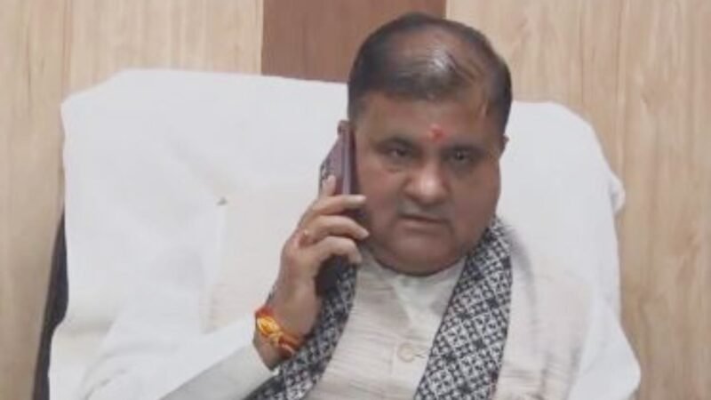 उत्तराखंड : BJP प्रदेश अध्यक्ष महेंद्र भट्ट ऑनलाइन दे रहे कांग्रेस छाड़ने के टिप्स, VIDEO वायरल