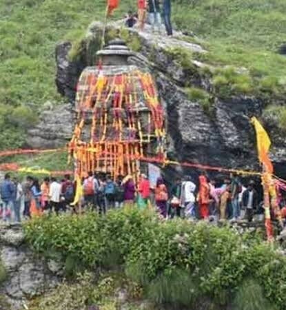 उत्तराखंड का अद्भुत मंदिर, साल में सिर्फ रक्षाबंधन पर ही खुलते हैं कपाट