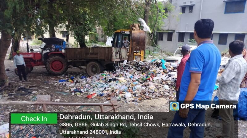 उत्तराखंड: DM सविन बंसल की सख्ती का असर, कूड़ा नहीं उठाने पर एक लाख का जुर्माना