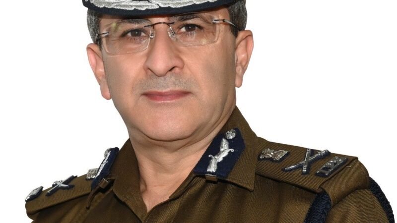 उत्तराखंड: लूट में शामिल तीनों पुलिसकर्मियों को DGP ने किया सस्पेंड