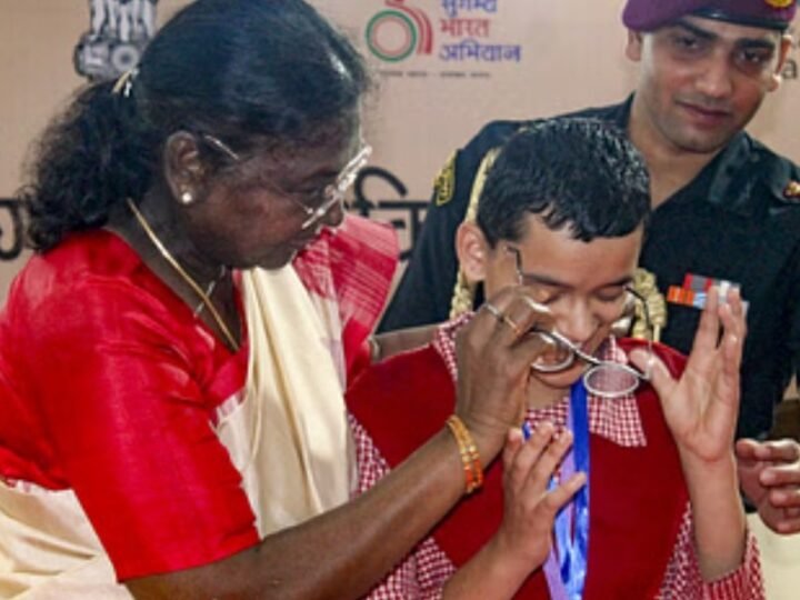 राष्ट्रपति मुर्मू का देहरादून दौरा: राष्ट्रपति निकेतन का उद्घाटन और दृष्टिबाधित बच्चों से भावुक मुलाकात