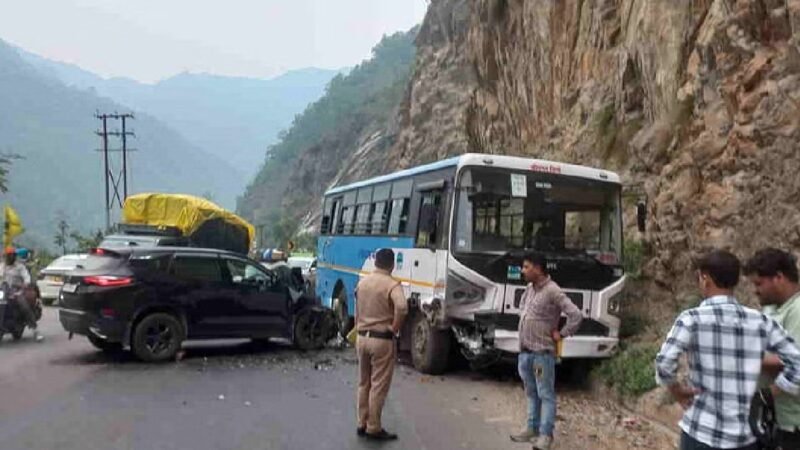 Uttarakhand : रोडवेज बस और कार की टक्कर में कई घायल, यहां हुआ हादसा