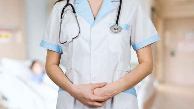 गैरहाज़िर डॉक्टरों पर सख्ती: उत्तराखंड सरकार ने 234 बॉन्डधारी चिकित्सकों को किया बर्खास्त