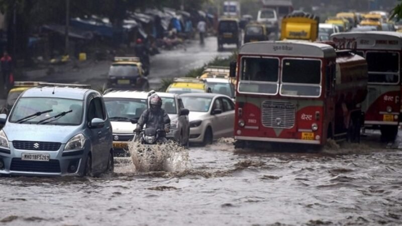 उत्तराखंड में फिर तेज़ होगा मानसून: 67 सड़कें बंद, कई जिलों में ऑरेंज अलर्ट