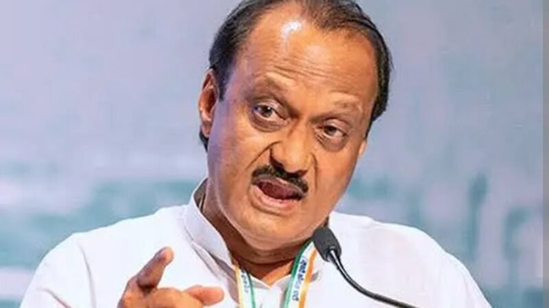 महिला IPS अधिकारी पर भड़के अजीत पवार, वीडियो वायरल हुआ तो दी सफाई