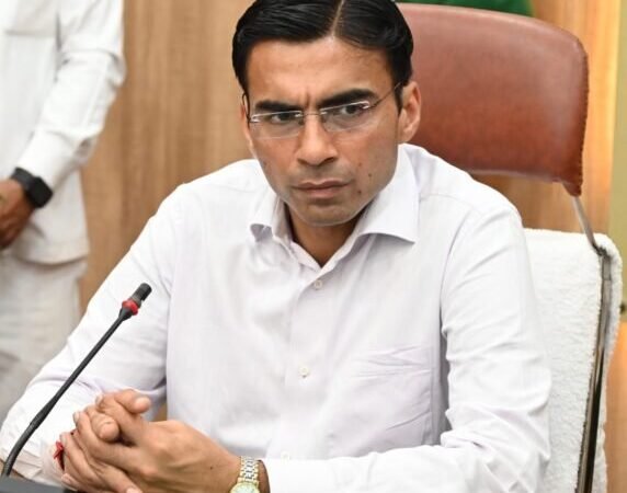 उत्तराखंड: IAS सविन बंसल की पहल, जो किसी ने नहीं किया, वो कर दिया, लोगों को मिला सहारा…VIDEO