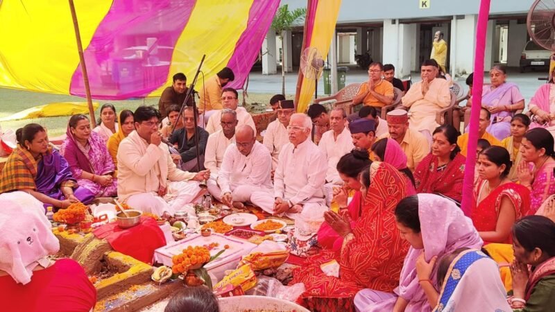 नवरात्रि का भव्य आयोजन: एमडीडीए एचआईजी परिवार की ओर से किया गया यज्ञ, दुर्गा और कन्या पूजन