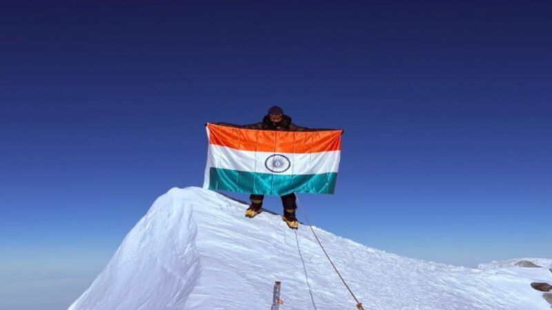उत्तराखंड की बेटी कविता चंद ने रचा इतिहास, अंटार्कटिका की सबसे ऊंची चोटी माउंट विंसन की फतह