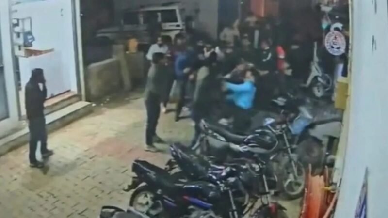 उत्तराखंड : नर्सिंग होम जमकर मारपीट लाठी-डंडों से कई घायल