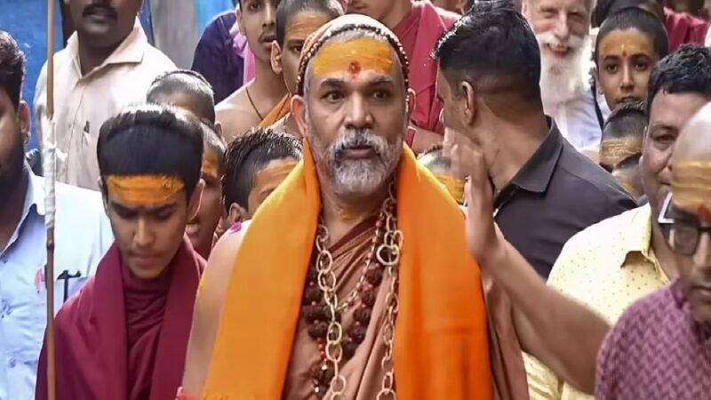 शंकराचार्य अविमुक्तेश्वरानंद के समर्थन में संत समाज, पंडा-पुरोहितों का भी मिल रहा साथ