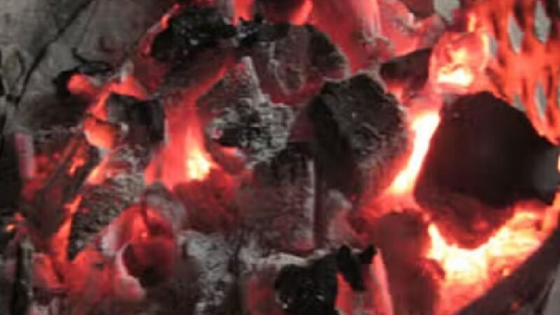 Uttarkashi : ठंड से बचने के लिए कमरे में अंगीठी जलाकर सो गया युवक, दम घुटने पर मौत