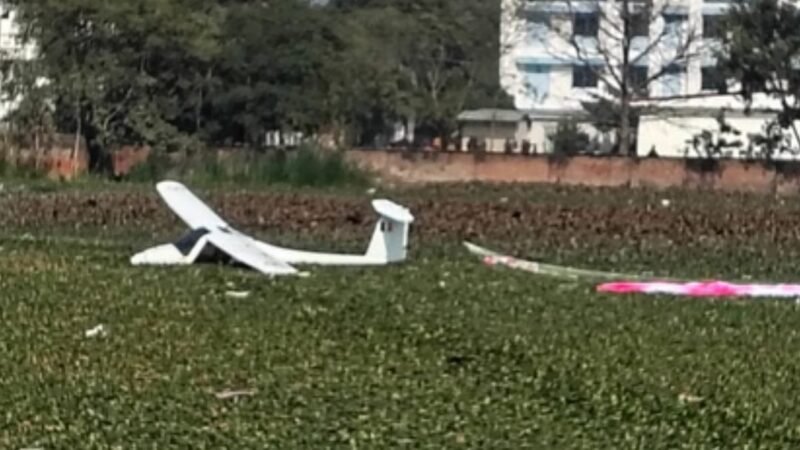 बड़ा हादसा टला: वायुसेना का ट्रेनी विमान तालाब में गिरा, दोनों पायलट सुरक्षित