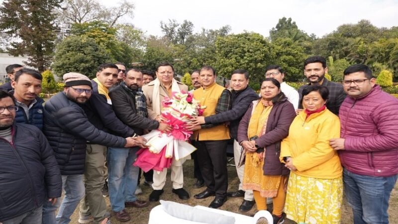 मुख्यमंत्री से प्रेस क्लब की नव निर्वाचित कार्यकारिणी ने की शिष्टाचार भेंट