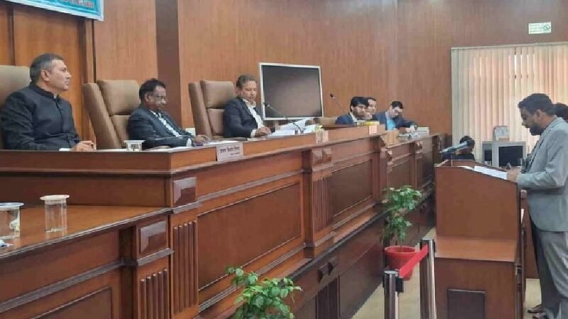 प्रस्तावित बिजली दरों में भारी बढ़ोतरी पर उत्तराखंड विद्युत नियामक आयोग में तीखा विरोध