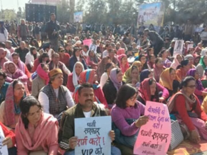 देहरादून में अंकिता भंडारी हत्याकांड को लेकर बड़ी महापंचायत, परेड ग्राउंड पर उमड़ा जनसैलाब