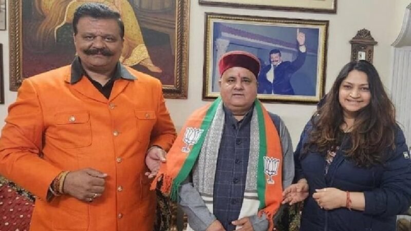 मुंबई की पुरानी डांस पार्टी : लंढौरा में सियासी सरप्राइज, भाजपा प्रदेश अध्यक्ष महेंद्र भट्ट पहुंचे पूर्व विधायक कुंवर प्रणव सिंह चैंपियन के घर