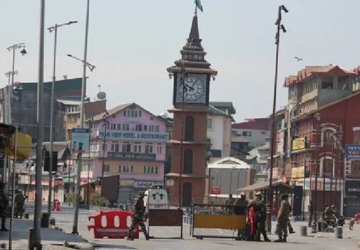 खामेनेई की मौत पर कश्मीर में उबाल, कर्फ्यू जैसे हालात, स्कूल-कॉलेज बंद