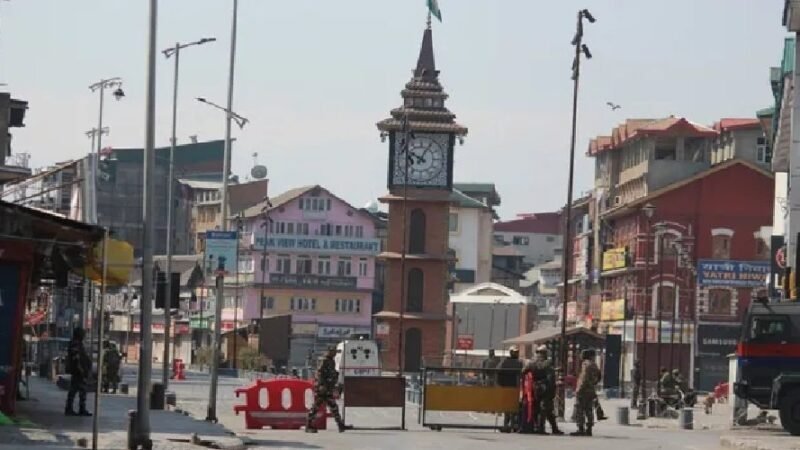 खामेनेई की मौत पर कश्मीर में उबाल, कर्फ्यू जैसे हालात, स्कूल-कॉलेज बंद