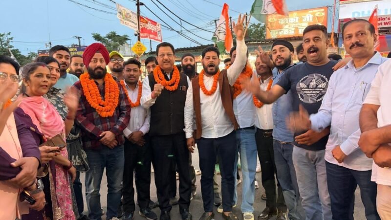 युवा कांग्रेस के विजयी उम्मीदवारों का स्वागत, कार्तिक बिरला दोबारा बने कैंट अध्यक्ष, सूर्यकांत धस्माना ने दी शुभकामनाएं