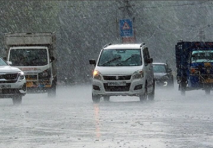 उत्तराखंड में अचानक बदला मौसम, यमुनोत्री में बर्फबारी तो मैदानों में बारिश-ओलावृष्टि का अलर्ट