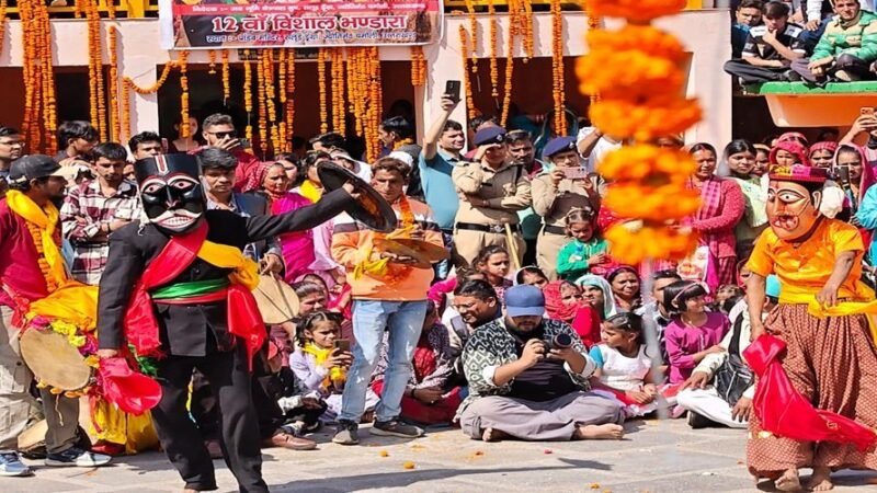 यूनेस्को धरोहर ‘रम्माण’ मेले में उमड़ा जनसैलाब, सलूड-डूंगरा गांव बना सांस्कृतिक केंद्र