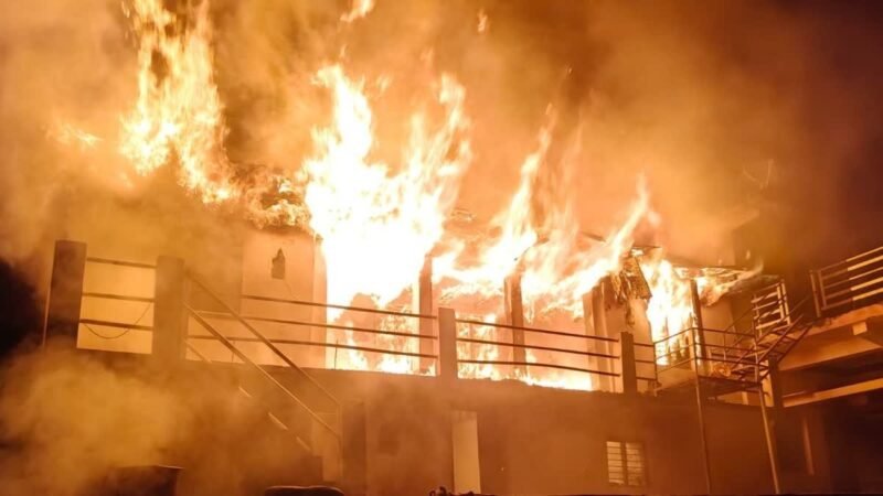 उत्तरकाशी में भीषण अग्निकांड: जुणगा गांव में आवासीय मकान जलकर खाक, दो लोग घायल