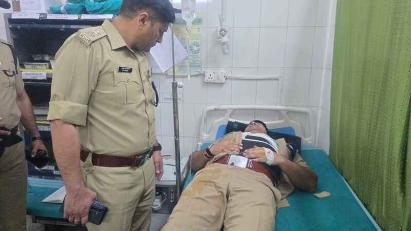BIG BREAKING: देहरादून में लूट के बाद फायरिंग, पुलिस मुठभेड़ में एक बदमाश ढेर, इंस्पेक्टर समेत दो घायल