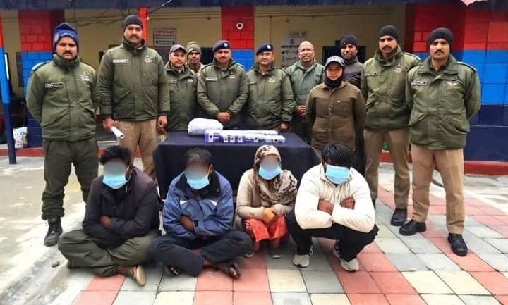 उत्तराखंड: पुलिस को बड़ी कामयाबी, केदारनाथ से चोरी 14 लाख के 13 महंगे मोबाइल फोन व नकदी बरामद