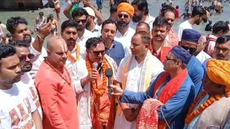 बिजनौर से हरिद्वार तक निकली ‘एक्स मुस्लिम यात्रा पर विवाद, हर की पैड़ी पर समापन