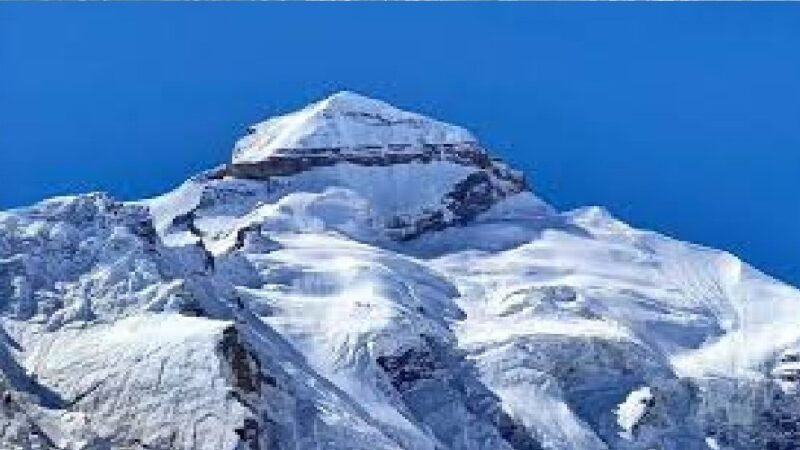 बिना परमिट पर्यटकों के आदि कैलाश पहुंचने से मचा हड़कंप, प्रशासन ने दिए जांच के आदेश