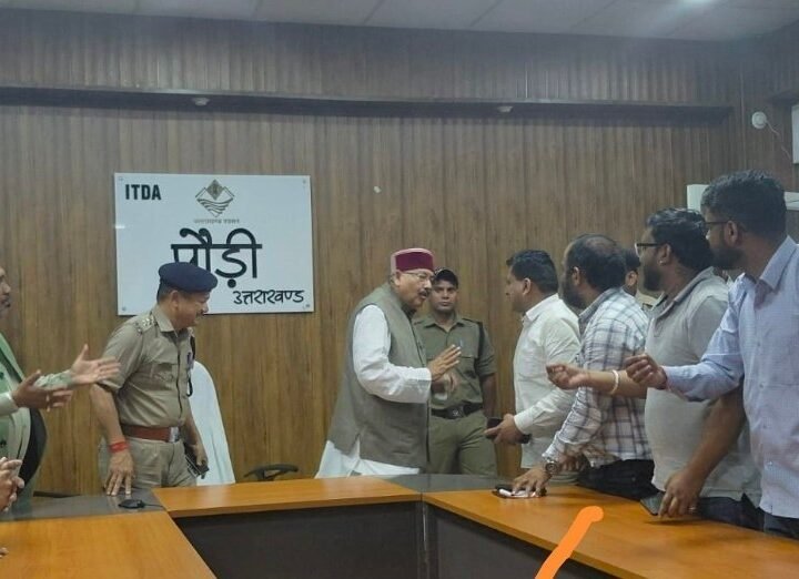 पौड़ी में सतपाल महाराज की बैठक का कांग्रेस ने किया विरोध, गुलदार के आतंक और पंकज कुमार हत्याकांड पर चुप्पी को लेकर जताई नाराज़गी