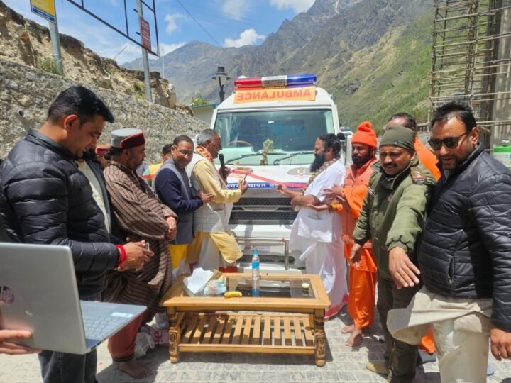 श्री संपूर्ण देव ट्रस्ट जयपुर ने नगर पंचायत बदरीनाथ को एंबुलेंस भेंट की