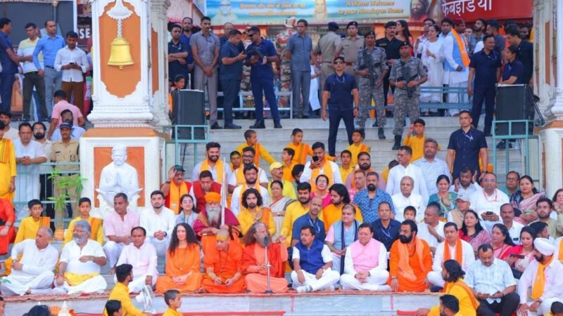 भाजपा राष्ट्रीय अध्यक्ष  परमार्थ निकेतन ऋषिकेश गंगा आरती में हुए शामिल