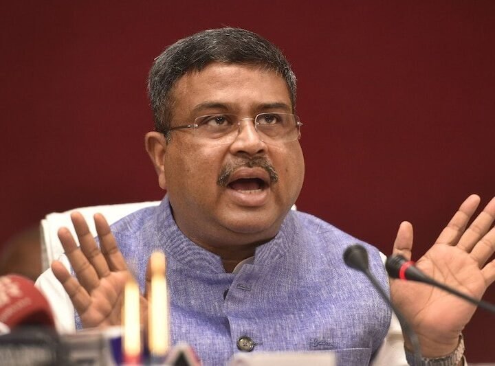 NEET-UG पेपर लीक के बाद बड़ा फैसला: अगले साल से ऑनलाइन होगी परीक्षा