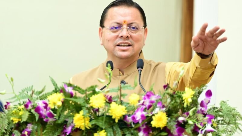 मुख्यमंत्री पुष्कर सिंह धामी ने बांटे नियुक्ति पत्र, युवाओं को दिया सेवा का संदेश