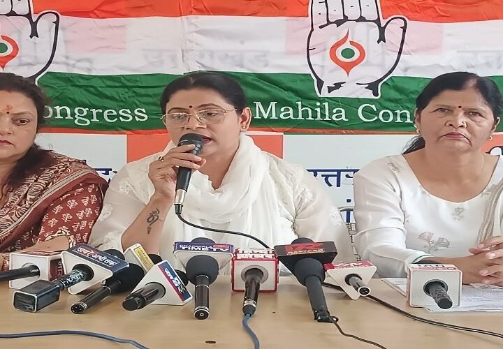 महिला कांग्रेस प्रदेश अध्यक्ष ज्योति रौतेला के खिलाफ दर्ज मुकदमे वापस लेने की मांग, आंदोलन की चेतावनी
