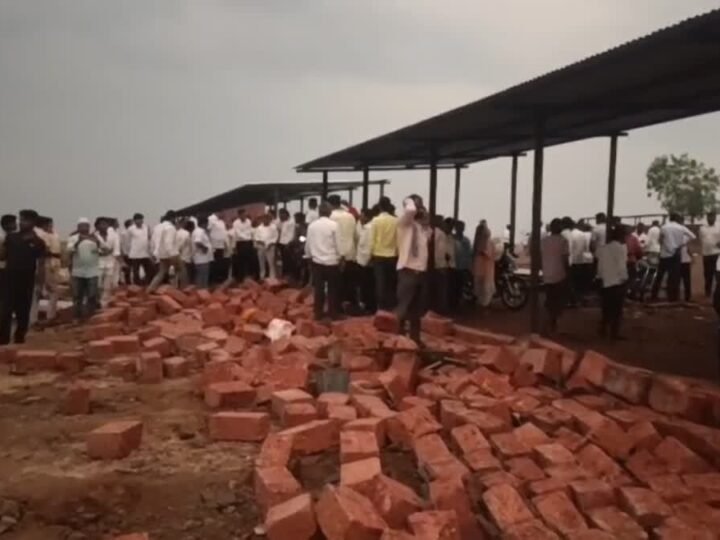 दर्दनाक हादसा: तूफानी बारिश में दीवार गिरने से छह श्रद्धालुओं की मौत, 15 घायल