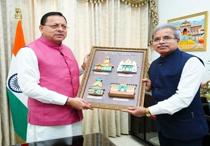 मुख्यमंत्री ने रेलवे बोर्ड अध्यक्ष से की चर्चा, रेल परियोजनाओं में तेजी लाने पर जोर