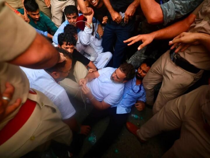 NEET पेपर लीक पर दिल्ली में उबाल: PM आवास के बाहर धरने के बाद हिरासत में राहुल, प्रियंका गांधी और अखिलेश यादव