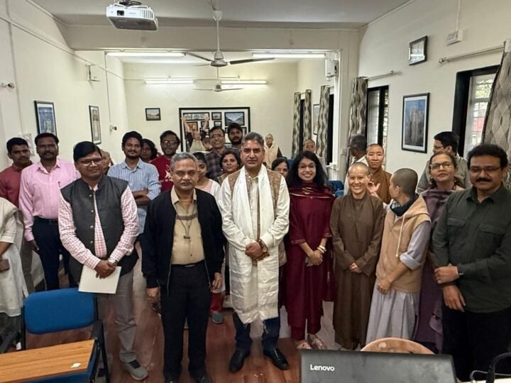 संस्कृत के वैश्विक प्रचार-प्रसार पर उत्तराखंड शासन की पहल, सचिव दीपक कुमार ने पुणे विश्वविद्यालय में किया मंथन