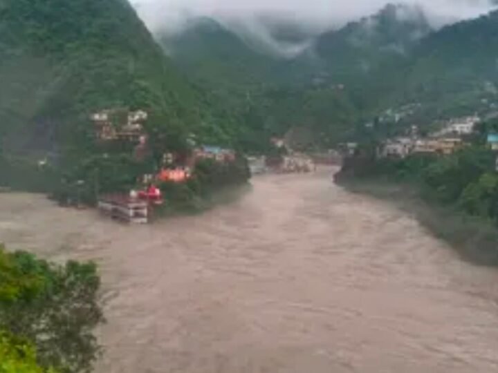 रुद्रप्रयाग में अलकनंदा चेतावनी स्तर पर, प्रशासन ने नदी किनारों से दूर रहने की दी सलाह