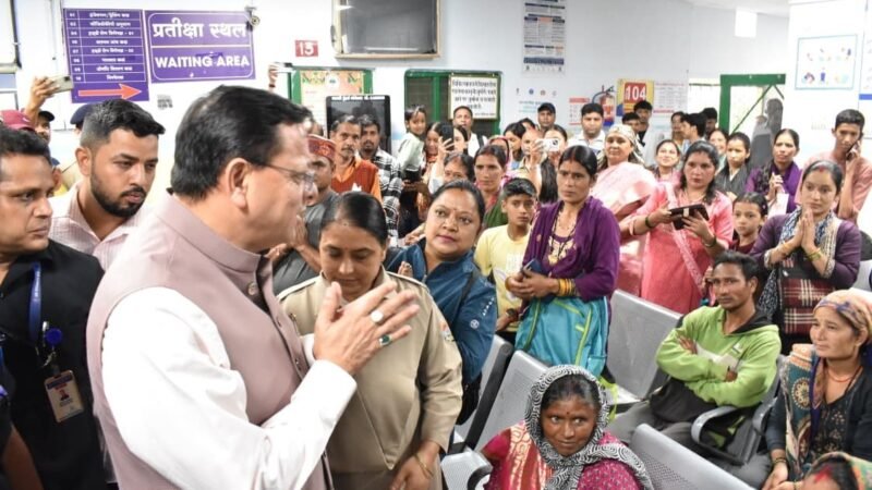 मुख्यमंत्री ने पीपलकोटी टनल हादसा श्रमिकों से मिले।