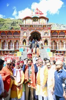 श्री बदरीनाथ धाम  दर्शन तथा कथा तथा सांस्कृतिक महोत्सव में शामिल हुए मुख्यमंत्री