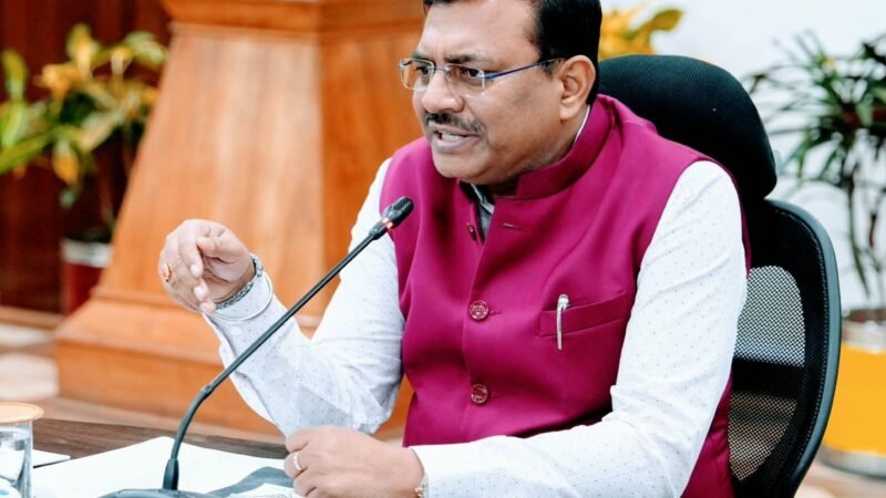 मुख्य सचिव ने मुख्यमंत्री घोषणा पत्र क्रियान्वयन की समीक्षा की