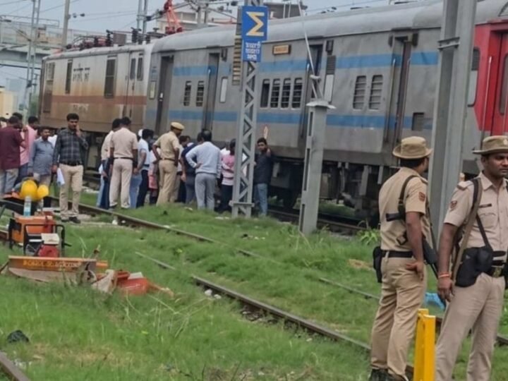 बड़ा रेल हादसा टला, महानंदा एक्सप्रेस के तीन हिस्से पटरी से उतरे