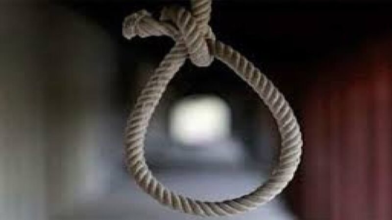 उत्तराखंड: मेला मंच की रेलिंग से लटके मिले छात्र और छात्रा के शव, हत्या या आत्महत्या?