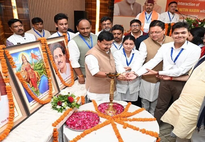 राष्ट्रीय अध्यक्ष नितिन नवीन और सीएम धामी ने युवाओं से किया संवाद, उत्तराखंड के भविष्य पर हुई चर्चा