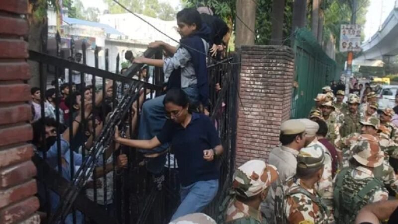 जामिया में छात्रसंघ चुनाव की मांग पर आंदोलन खत्म, प्रशासन ने मानीं तीन प्रमुख मांगें
