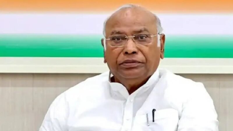 खरगे के बयान पर देशभर में सियासी बवाल, भाजपा ने मांगी बिना शर्त माफी